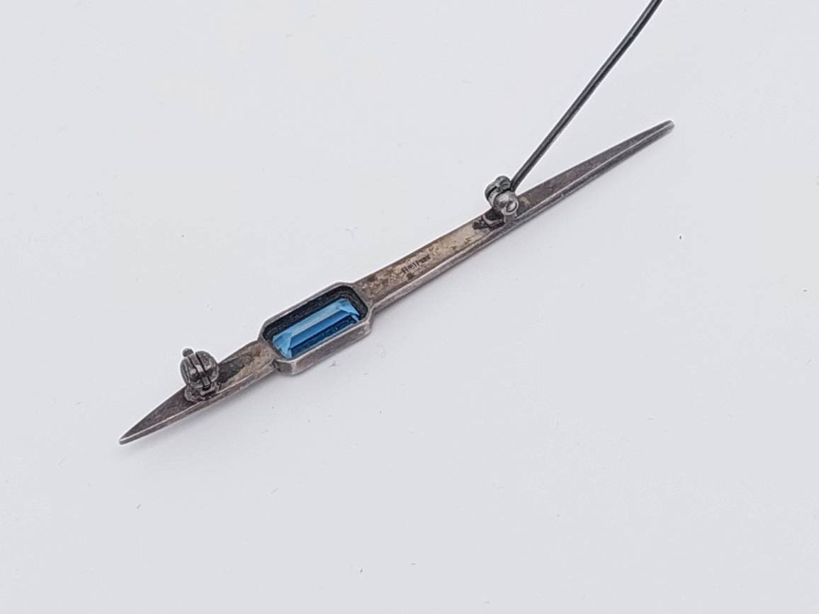 Broche argent et pierre bleue - France