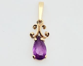 Antique 8 carat 333 gold Art Nouveau pendant with purple lilac stone