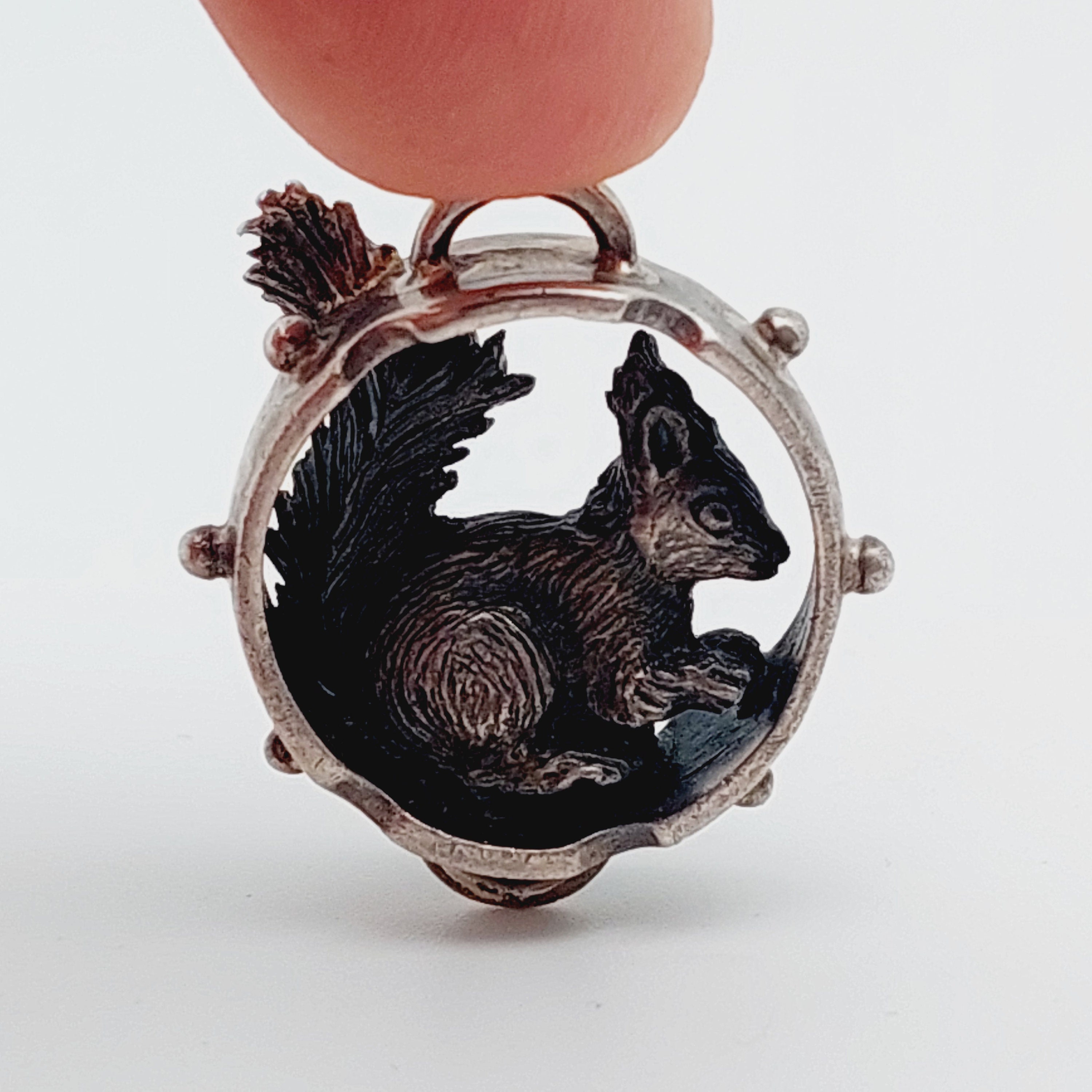 Pendentif Argenté Vintage Femme En Coiffe - Bijou Régional Ancien, Parfait état, Occasion