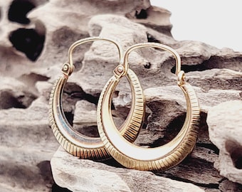 Orecchini a cerchio in vero oro 14k da 1,5 cm, orecchini pendenti delicati con motivo radiante in oro 585, regalo per lei