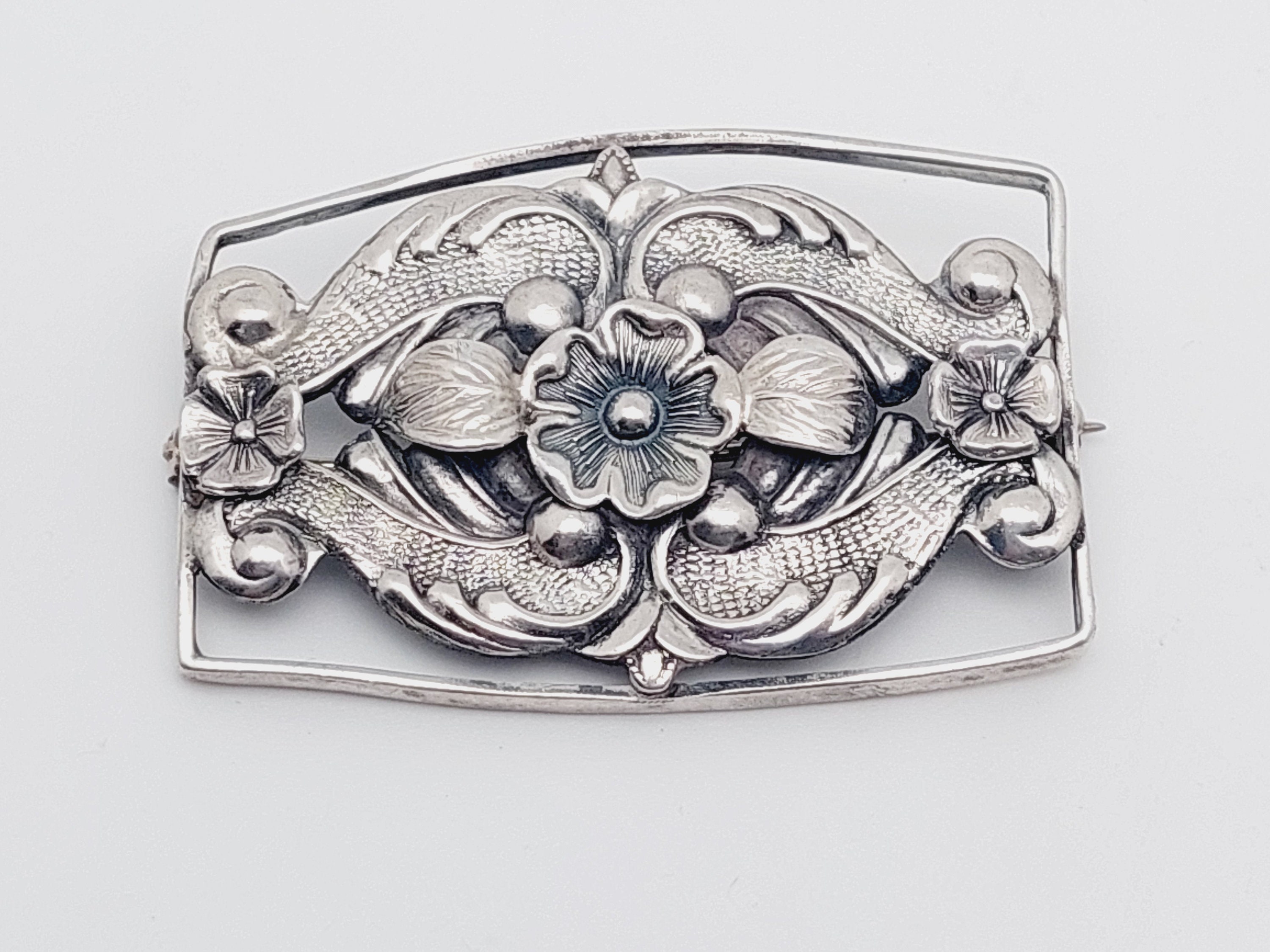 Broche Ancienne En Argent Massif 925 – Motif Filigrane Fleur
