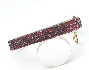 Antikes double Armband Armreif mit Granatsteinen Blumen Florales Biedermeier Design