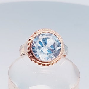 Size 18 antique 333 gold ring with spinel blue stone