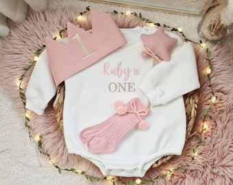 Personalised First Birthday Outfit for Baby Girl or Boy, Custom 1st Birthday Sweatshirt Romper with Name & Birthday Crown, Cake Smash Outfit
