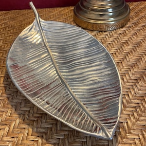 Vintage Mariposa Rubber Tree Leaf Serving Dish ©2000 Brillante Made In Mexico 100% Recycled Aluminum