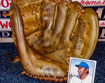 Baseball Glove - Ron Santo - Chicago Cubs