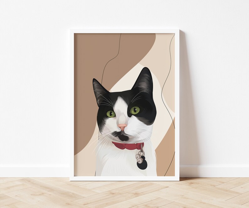 Op de afbeelding: Een zwart-witte kat met groene ogen die een rode halsband met een zilveren tag draagt. De kat kijkt recht naar de kijker. De achtergrond is lichtbruin met abstracte lijnen.
