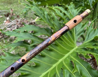 Flauta de cobre Llave de Sol. Placa de labio de teca Acabado pátina