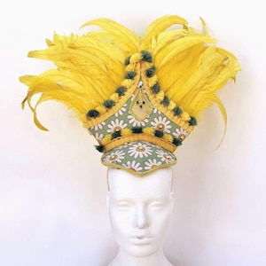 Yellow Feather Crown – Fun Festival Headpiece with Retro Flowers