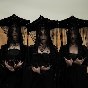 Black lace headpiece / face covering / Dark queen