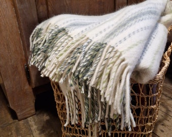 Natural wool striped throw. Farmhouse white green throw. Bestseller wool throw for sofa. Wool plaid for mom.