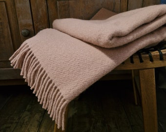 Lambs Wool blanket throw Pure Wool throw blanket Warm and breathable wool throw blanket Old pink 130X190cm