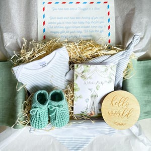 Unisex Newborn Gift Box: Cotton Bodysuit, Booties & Muslin Blanket