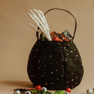 Trick or Treat Bag Sewing Pattern, Halloween basket, Candy bucket for kids, Instant download PDF, sewing for beginners