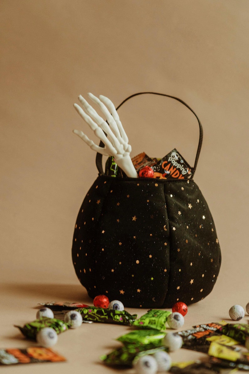 PDF sewing pattern, Halloween Treat or Treat bag for kids. Ready for instant download. Made by Tiny Sewing Company