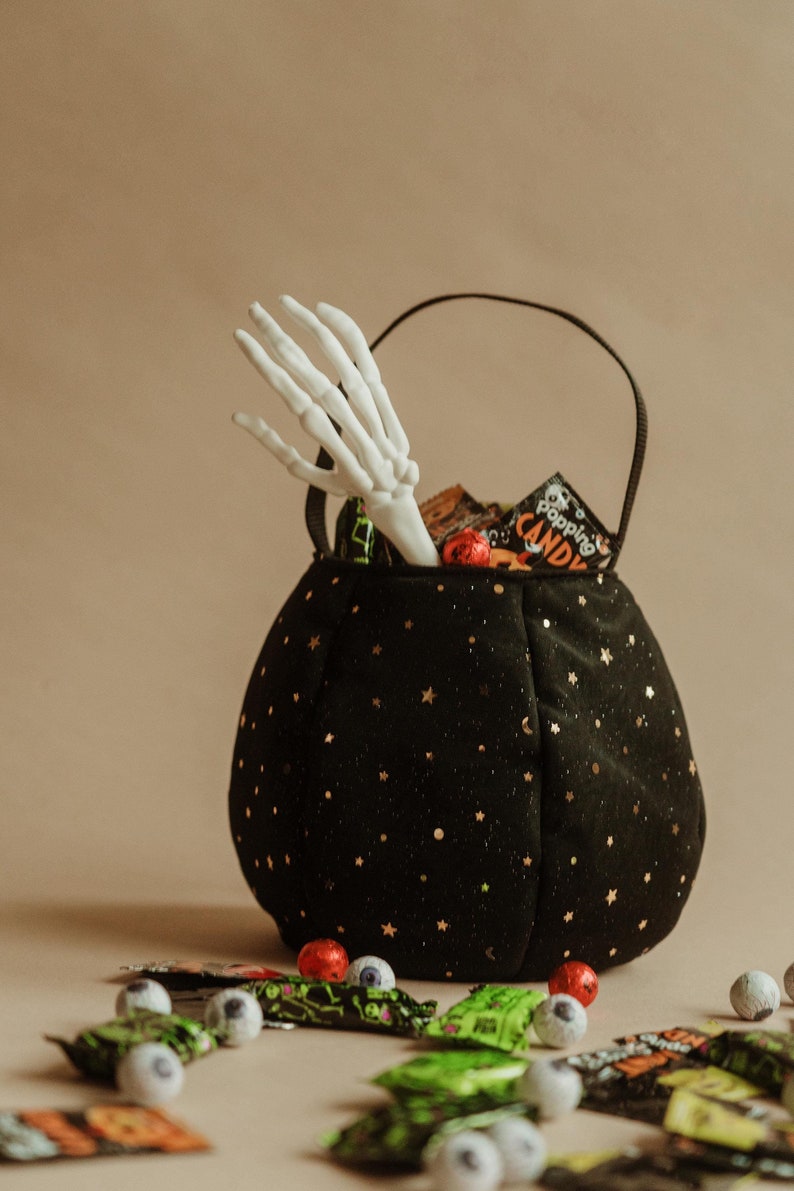 PDF sewing pattern, Halloween Treat or Treat bag for kids. Ready for instant download. Made by Tiny Sewing Company