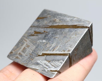 Natural Iron Meteorite Sample: Space Astronomy Gift (104g) D6367
