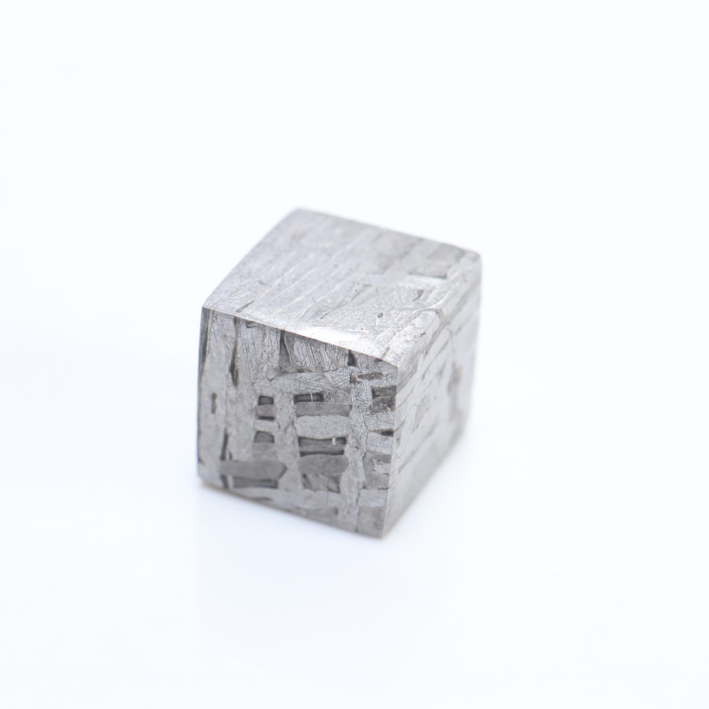 ムオニオナルスタ隕石 84g エンドカット ムオニオナルスタ隕石 84g エンドカット ムオニオナルスタ隕石の