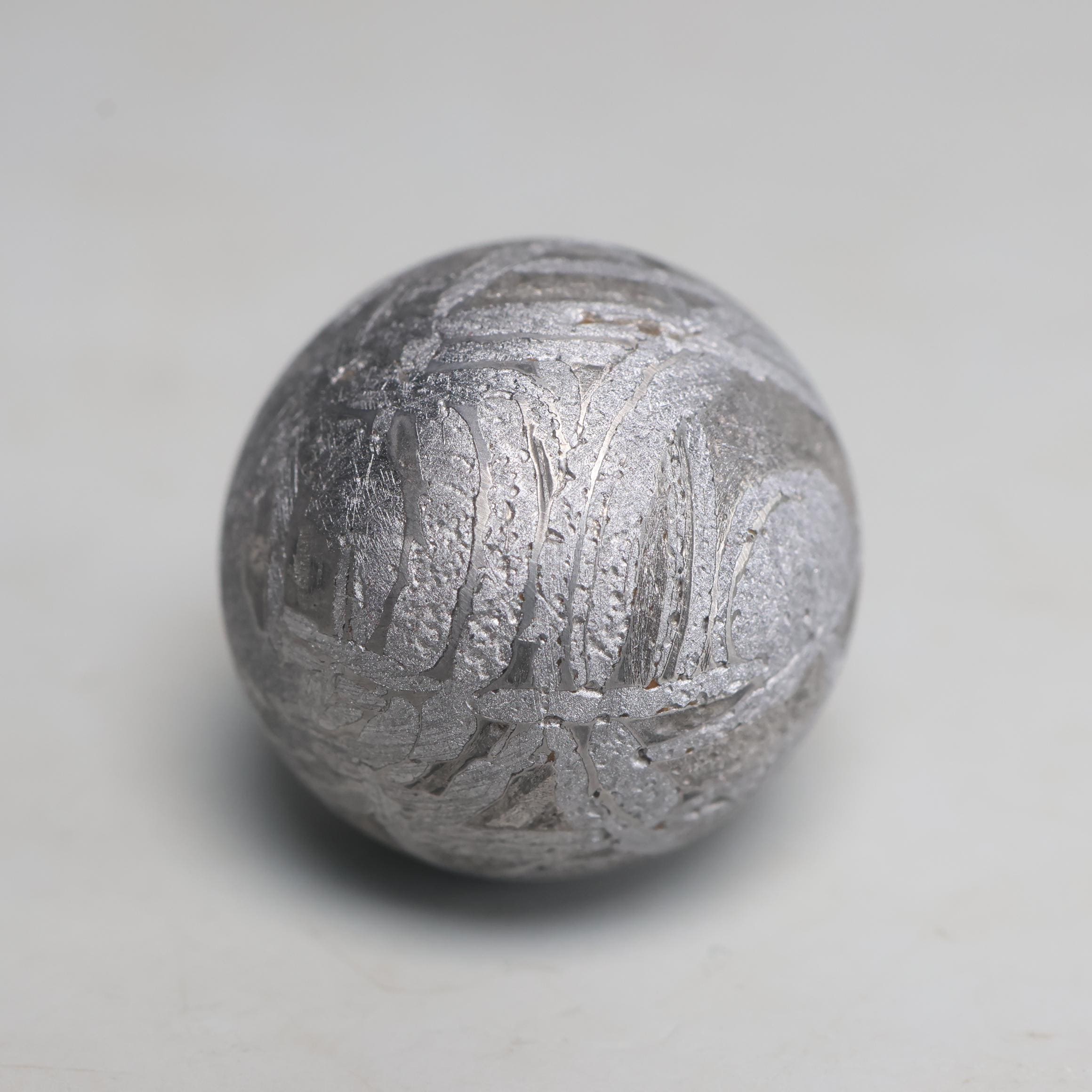 ムオニオナルスタ隕石ボール、天然鉄隕石彫刻（20 mm） - Etsy 日本