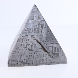 Muonionalusta meteorite,341g Meteorite specimens, meteorite slices, meteorite carved pyramids, carved pyramids, meteorite pyramids D7225