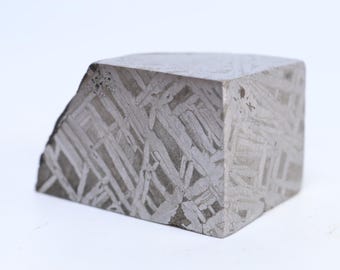 119g ムオニオナルスタ鉄隕石標本: 天然ウェステンデン パターン