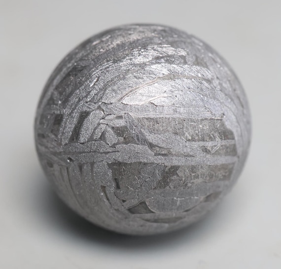 ムオニオナルスタ隕石ボール、天然鉄隕石彫刻（20 mm） - Etsy 日本