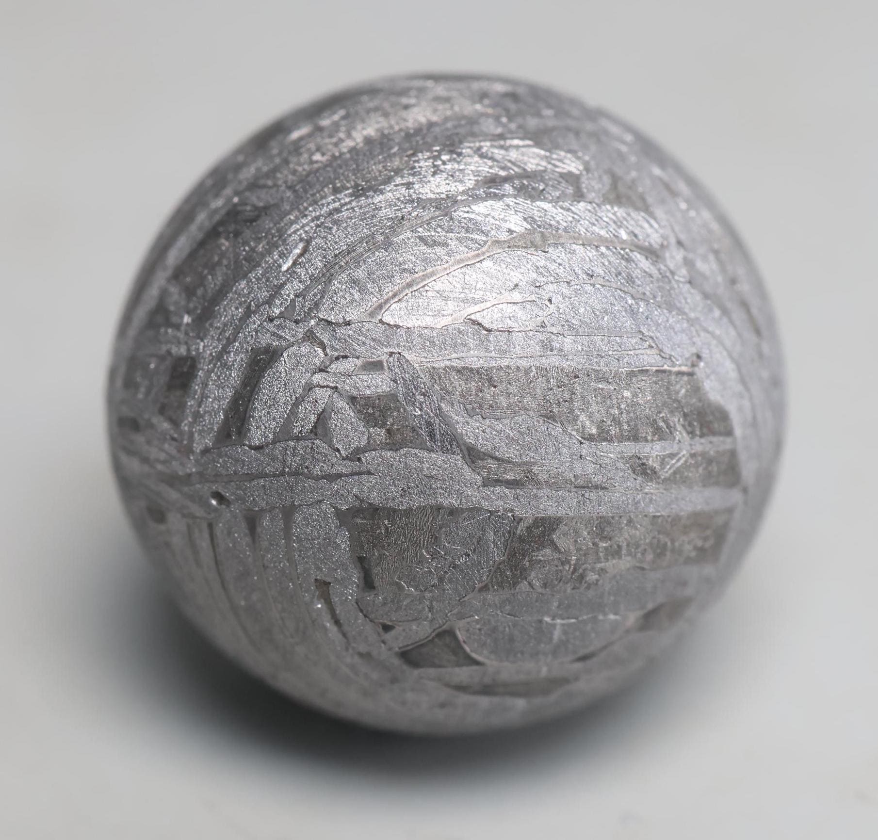 ムオニオナルスタ隕石ボール、天然鉄隕石彫刻（20 mm） - Etsy 日本