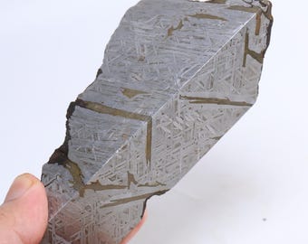 735g 鉄隕石サンプル、ウィドマンシュテッテン模様の自然宇宙ギフト