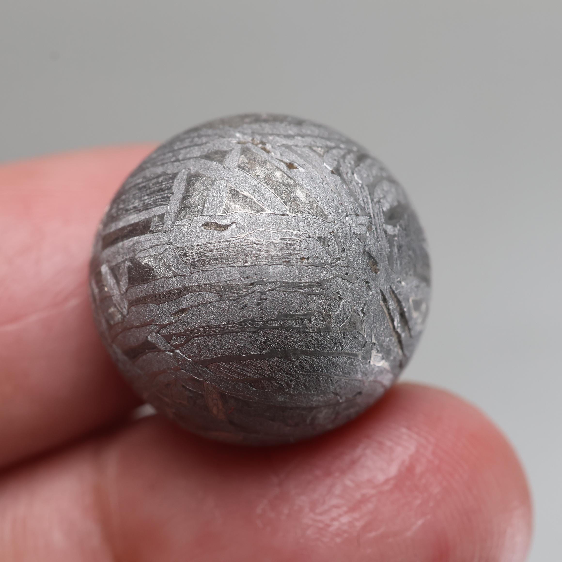 ムオニオナルスタ隕石ボール、天然鉄隕石彫刻（20 mm） - Etsy 日本