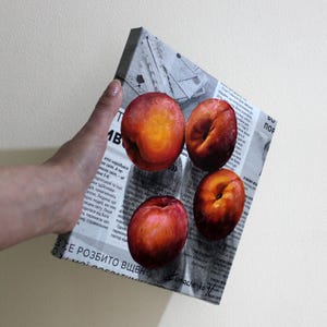 Persikaolja på tidningspapper, modern matväggkonst, originalduk 8x8" bild 8