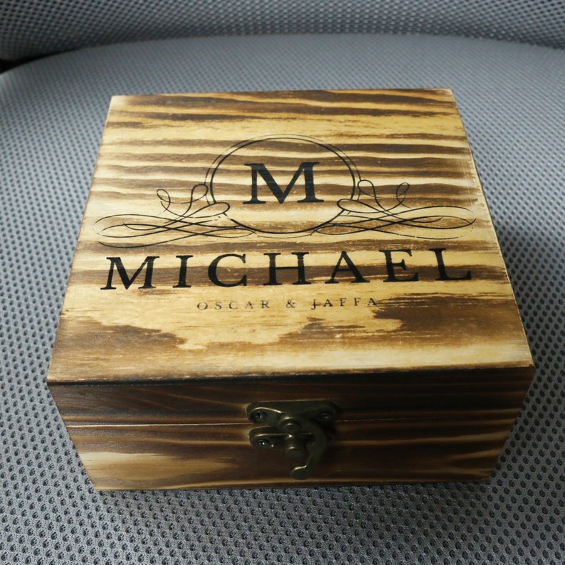 Personalisierte Monogramm gravierte Echtleder Bifold Herren Brieftasche Vatertagsgeschenk mit personalisierter Holzbox Bild 3