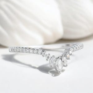 Moissanite Vintage Marquise Chevron Ring, Curved Chevron Wedding Band, V-Shape Gold Art Deco Band, Gifts for Her