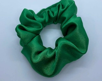 Coletero de satén verde oscuro / Goma para el cabello de tela suave / Accesorio elegante y minimalista