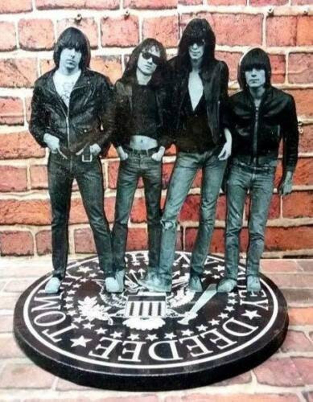 THE RAMONES DISPLAY 8