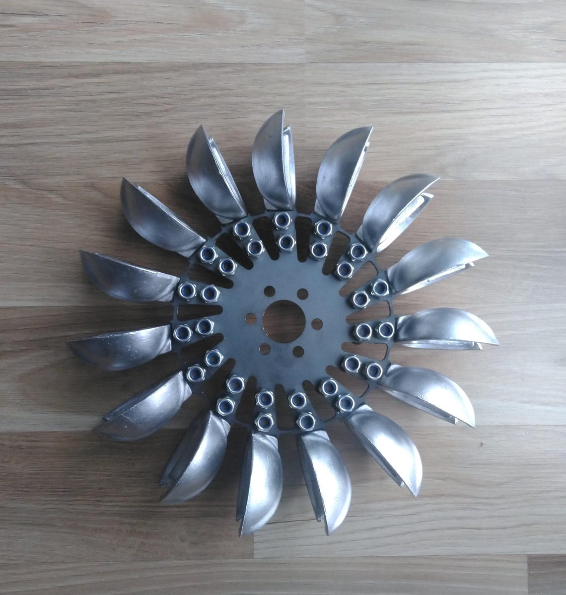 Rueda de turbina de agua Pelton con 15 cucharas de aluminio, diámetro