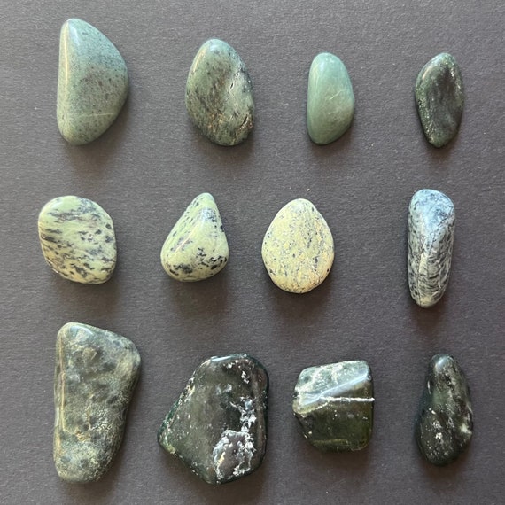 Tumbled Smooth Serpentine New Jade Crystal Gemstone Rocks