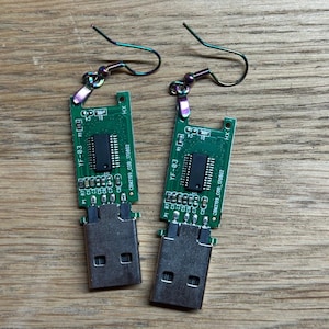 Cyberpunk USB earrings - Handmade Original - Steampunk Unusual Circuit Cyberspace Computer Science Geek Matrix Jewelry, EDM, Upcycling