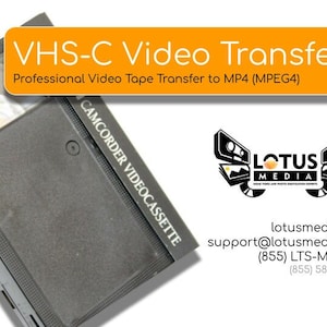 Może przedstawiać: Kaseta wideo VHS-C z tekstem "VHS-C Video Transfer" i "Profesjonalny transfer taśmy wideo do MP4 (MPEG4)". Obraz zawiera również logo i dane kontaktowe Lotus Media.