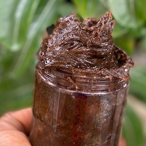 Savon noir éclaircissant, savon noir aux herbes, teint uniforme, peau lisse, peau éclatante