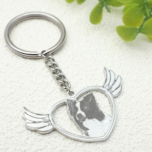 Personalized keychain from the picture of your deceased dog or deceased cat, in high quality Stainless Steel with engraving + gift case