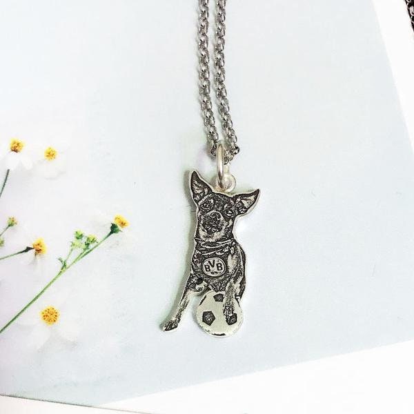 Personalized necklace from the image of your pet in stainless steel with engraving and jewelry case, different sizes from 2.5-5.0 cm
