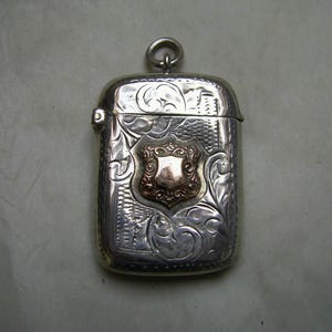 Antique Solid SILVER VESTA CASE Hallmarked Birmingham 1909