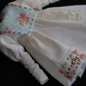 Blythe (duty-free for the USA) dress for Blythe, flower embroidery Blythe dress, blythe Dress, blythe clothes, lace Dress  Blythe