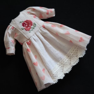 antique dress for Blythe, rose embroidery Blythe dress, blythe outfit, blythe clothes, blythe embroidery dress, heart blythe dress, blythe