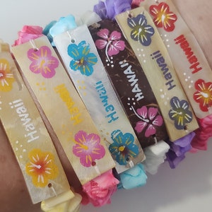 Sea Shell 6&quot; Elastic Hawaiian Hawaii Bracelet with coconut ID plate with Hibiscus Flowers