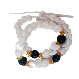 32-inch Bubble Shell with Mongo Shell Black Glossy with 4 Kukui Nuts Necklace Lei