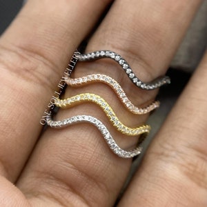 Obrączka z Moissanite Pave Wave, Pierścionek z falą diamentową, Obrączki do układania w stosy, Obrączki wielokolorowe, Obrączka ślubna Full Eternity, Obrączki minimalistyczne, Cienkie obrączki