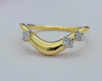Anillo de diamantes fundidos. Anillo de bodas curvo con diamantes de 10K, 14K y 18K. Anillo Chevron de estilo único. Anillo de compromiso. Anillo delicado y llamativo para el día a día.