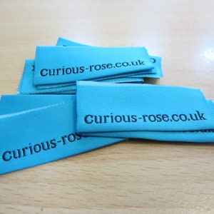 Custom Woven Center Fold Labels: High-Density Sewing Tags
