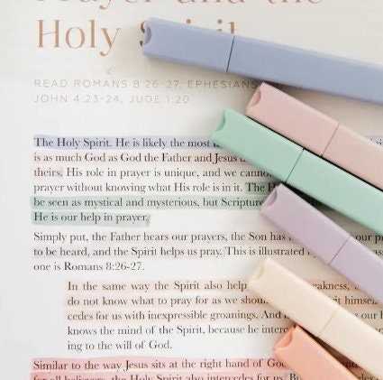  DazSpirit 12 Pastel No Bleed Highlighters and 5 Smooth Gel  Pens Set with 90 Laminated Bible Tabs, Beautifully Colored Bible Tabs for  Easy Navigation for Women & Men (73 Pre-Printed